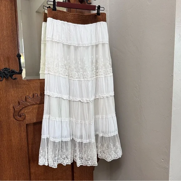 Lapis White Lace Maxi Skirt with Brown Waistband - Picture 9 of 15